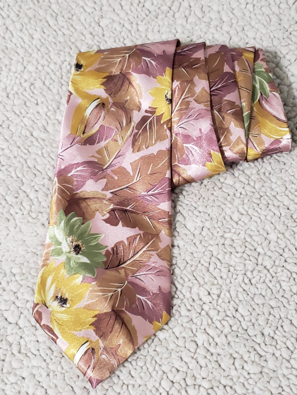 VTG TOWNCRAFT 60s Floral Satin Pink Neck Tie w/ Yellow Green Accents | 3.5"x55"